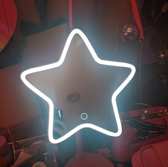 Jeffree Star LED rechargeable makeup mirror - Picture 5 of 10